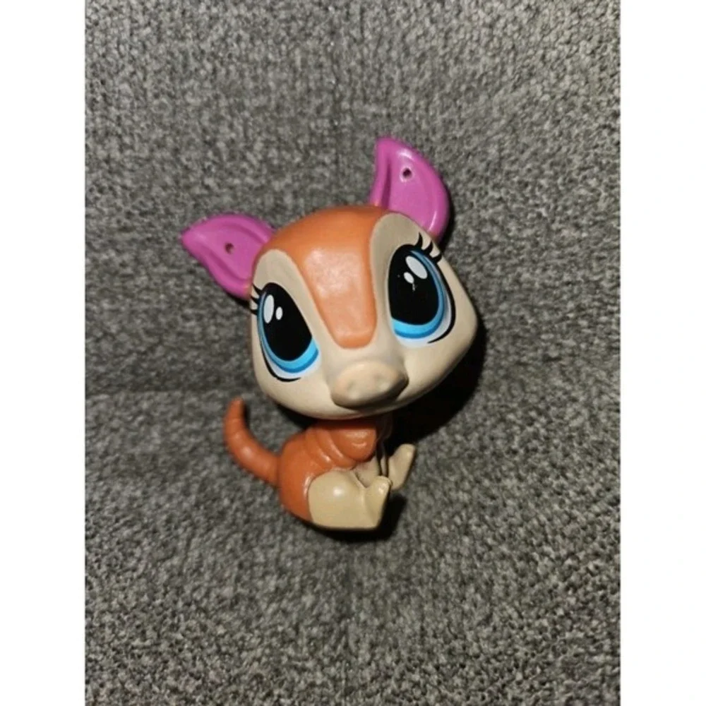 LPS Audra Shelter Armadillo 4100‎ Blue Eyes Pink Ears Littlest Pet